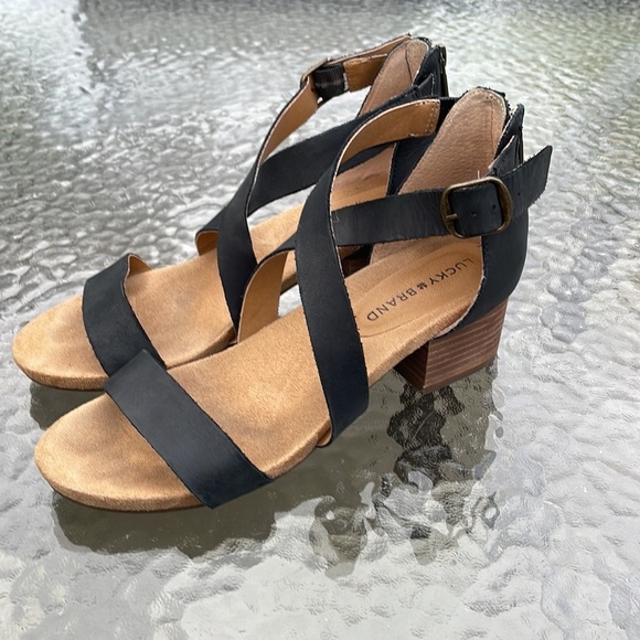 Lucky Brand Pydrina Block Heel Strappy Sandals 7.5 - Picture 3 of 10